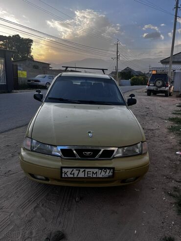 двигатель нексия 1: Daewoo Nexia, хэтчбек 5 дв., золотистый цвет кузова. Кузов и внешние