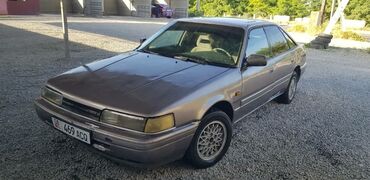 машина патсат: Mazda 626: 1990 г., 2.2 л, Механика, Бензин, Хэтчбэк
