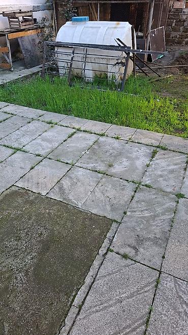 Baklar və çənlər: Su çəni və dəmir barmaqlıqlar Plastik su çəni satılır. Rəngi ağ — 1
