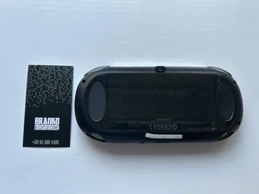 PS Vita (Sony Playstation Vita): Prodajem Sony Playstation VITA konzolu. Model 1104 sa odlicnim OLED — 2