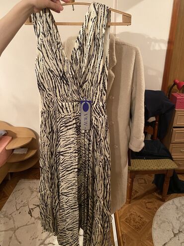 коктейльное платье с длинным рукавом: Вечернее платье, Коктейльное, Длинная модель, Без рукавов, S (EU 36)