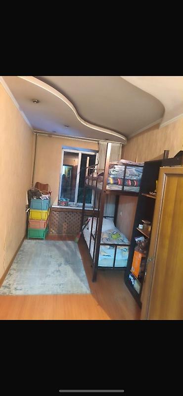 В комнате ищу 1 девушка в подселение . Будем жить 3