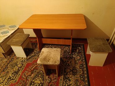 продам мебель б: Ашкана үчүн үстөл, Тик бурчтуу, Бүктөлбөгөн