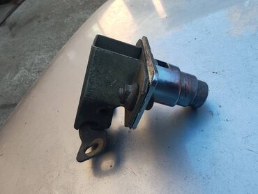 Auto delovi: Brava zadnje haube Lada 2103,2106 br.3. Polovno, ocuvano. Kompletna — 12