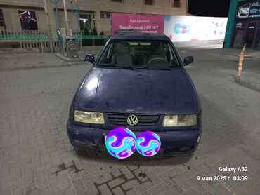 Volkswagen: Volkswagen Polo: 1998 г., 1.4 л, Механика, Бензин, Седан