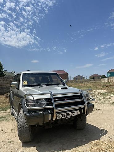 torpaqla barter maşınlar: Mitsubishi Pajero: 2.8 l | 1995 il 329245 km Ofrouder/SUV — 1