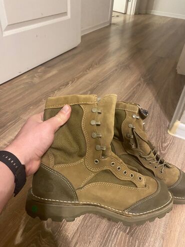 Botinkalar: Sarı Botinka satılır. Amerika istehsalıdır, yenidir. 42 razmer / — 8