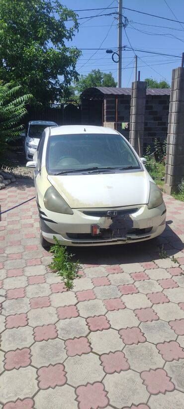 авто в рассрочку в бишкеке без процентов: Honda Fit: 2002 г., 1.3 л, Вариатор, Бензин, Хэтчбэк