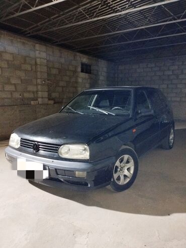 срочно продаю в связи с переездом: Volkswagen Golf: 1992 г., 1.8 л, Механика, Бензин, Хетчбек