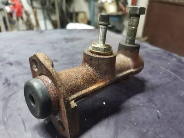 Auto delovi: Gornji cilindar kvacila Lada 7, Lada Niva br.2 Polovno, očuvano — 2