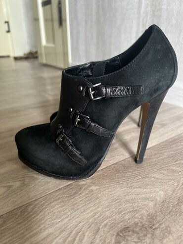 женская обувь лоферы: Ботинки и ботильоны Erisses, 34, цвет - Черный