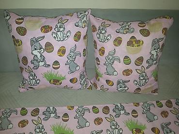 Praznična dekoracija: Dva jastuka + nadstolnjak na lalafo.rs — 4 Praznična dekoracija: Dva jastuka + nadstolnjak — 4