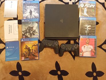 продать плейстейшен 4: Игровая консоль PlayStation 4 Slim с комплектом игр и аксессуаров