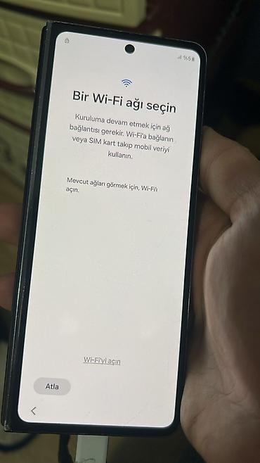samsung 19: Samsung Z Flip, 256 GB, rəng - Qara, Qırıq — 7