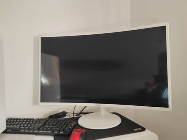 samsung beograd: Samsung LCD 31.5 VA Curved   Prodajem monitor Samsung, model 32"