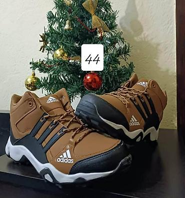 Gležnjače: 2200 dinara 
Cipele,cizme
mn — 4