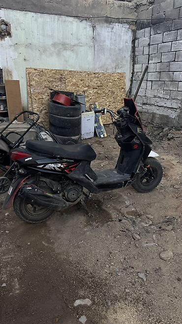 super soco: Скутер Motoleader (наклейки Monster/SPORT), черно‑красный. - Кузов — 1