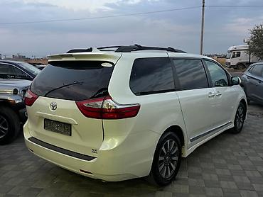 alba: Toyota Sienna: 2018 г., Автомат, Бензин — 6