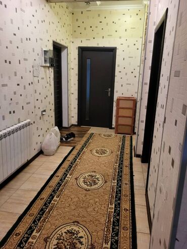 Uzunmüddətli kirayə mənzillər: Avtovagzal metrosuna yaxın, 17 mərtəbəli binanın 13-cü mərtəbəsində,3 — 11