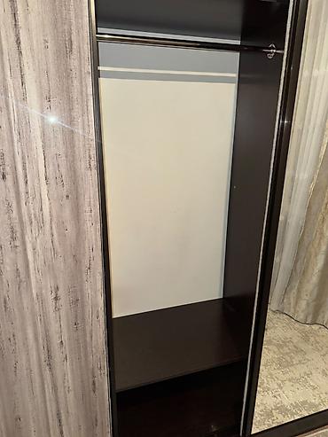 зеркало для магазина одежды: Шкаф купе, Б/у, С зеркалом, МДФ — 3