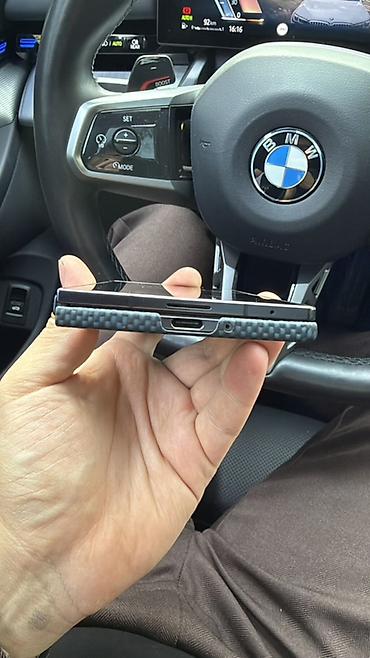 honor rt: Продаю Samsung Z Fold 7, в комплекте коробка. На экранах нет царапин — 5