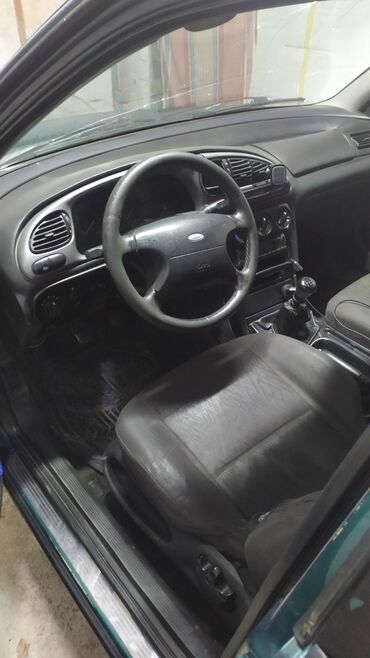 Ford: Ford Mondeo: 1999 г., 2 л, Механика, Бензин, Седан