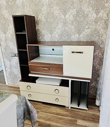 ucuz pərdələr: Qonaq otağı üçün funksional TV stendi/komod - Material: MDF/LDSP — 3