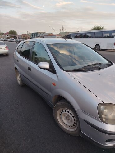 сапок сатам: Nissan Almera Tino: 2003 г., 2.2 л, Механика, Дизель, Кроссовер
