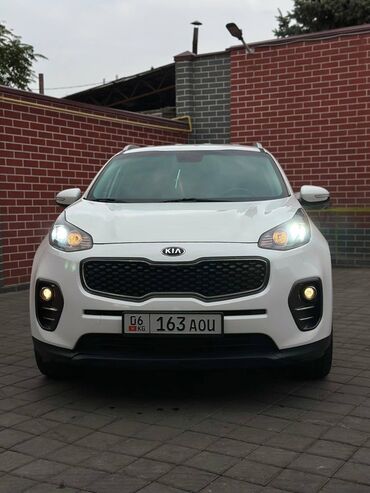 киа спорттеж: KIA Sportage, белый кроссовер. Особенности и оснащение: - Современный