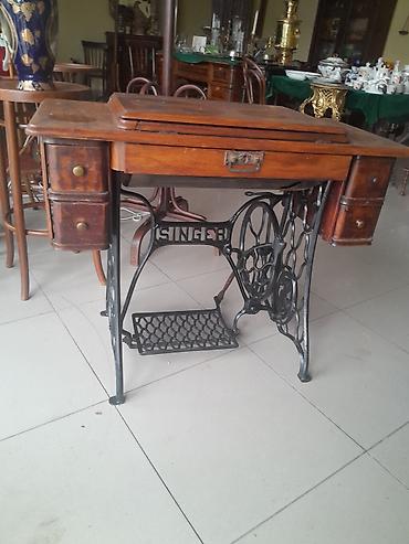 bilardo masası: Antik Singer ayaqla idarə olunan tikiş maşını masası - Brend: Singer — 1