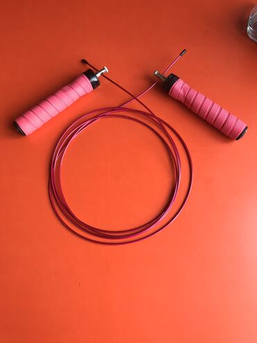 футбольная форма новая: Profisional Krosfit Atlama ipi, tutacaqları podşibniklə düzəldilib ona