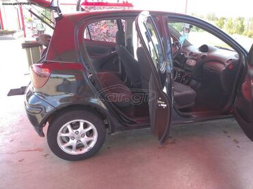 Toyota: Toyota Yaris: 1.4 l. | 2005 έ. Χάτσμπακ — 5