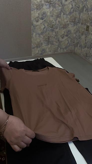 футболка: Qadın üçlü dəst – S Semina brendi Tərkib: - Yüngül jaket: qısa — 4