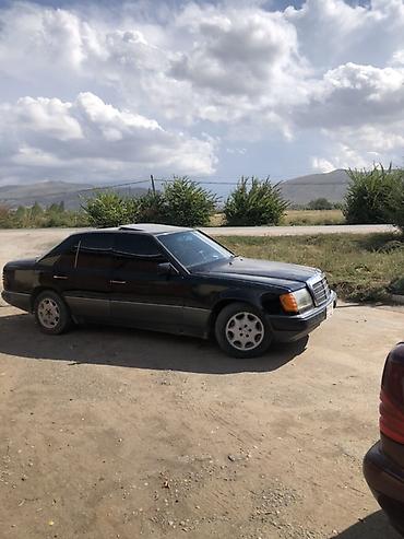 сиз 82 1: Mercedes-Benz E-Class: 1991 г., 2 л, Кол менен иштөөчү, Седан — 4
