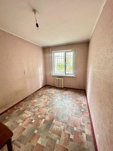 2х комнатная квартира продаётся: 2 бөлмө, 42 кв. м, 104-серия, 1 кабат, Эски ремонт