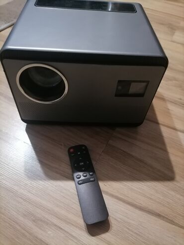 Projektori: Multimedijalni Smart Android projektor – LED Ima fleku u slici. - — 19