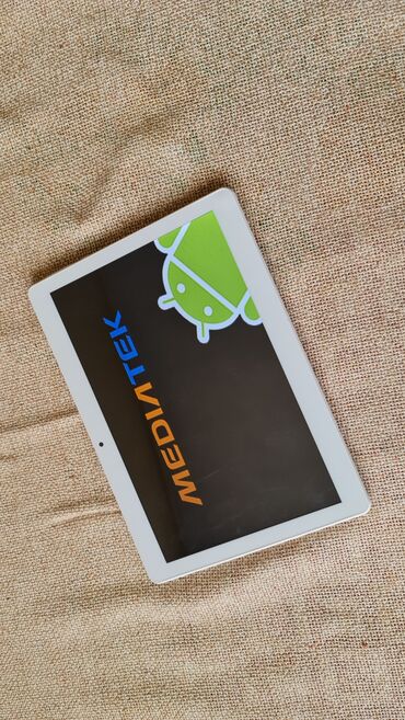 Samsung: Samsung Galaxy S22 Plus — 3