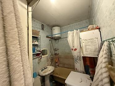Продажа квартир: 1 комната, 35 м², Пишпек 105 серия, 3 этаж, Требуется ремонт — 5