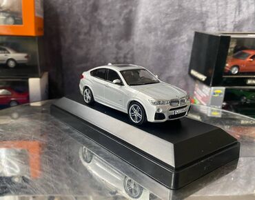 Avtomobil modelləri: Коллекционная модель BMW X4 series F26 Melbourne Silver 2015 Dealer — 13