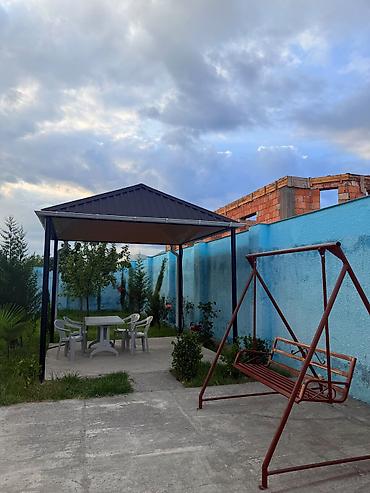 corat həyət evləri: Şəxsi həyəti və hovuzu olan iki mərtəbəli ev - Ümumi sahə: geniş — 8