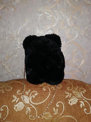 Qara tüklü çanta – ayı fiqurlu - Material: yumşaq, tüklü parça (peluş lalafo.az -da Qara tüklü çanta – ayı fiqurlu - Material: yumşaq, tüklü parça (peluş