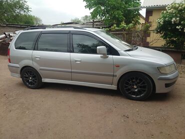 Mitsubishi: Mitsubishi Space Wagon: 2000 г., 2.4 л, Механика, Бензин, Минивэн