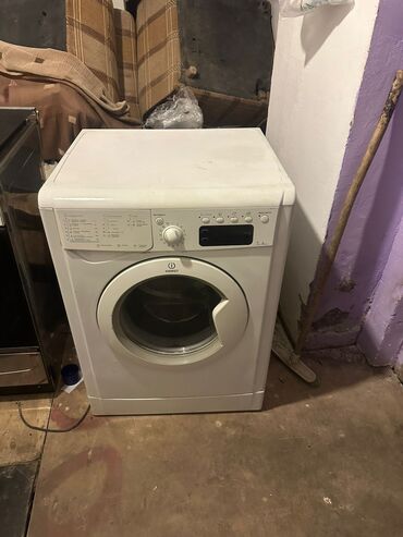 Paltaryuyan maşınlar: Paltaryuyan maşın Indesit, 7 kq, Avtomat, Qurutmasız, Kredit yoxdur