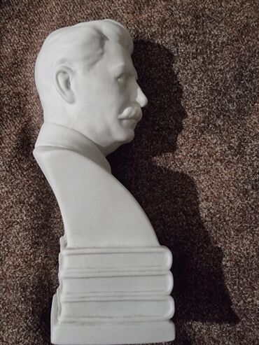 Статуэтки: Сталин. Бюст фарфоровый. Антиквариат очень редкий высота - 21, 5см — 8