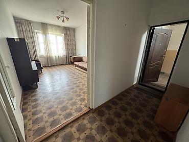 продаю однокомнатные квартиры: 1 комната, 38 м², 105 серия, 2 этаж, Старый ремонт — 3