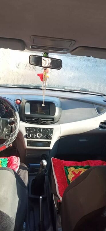 продаю газель: Nissan Almera Tino, серебристый компактвэн/минивэн. Основные
