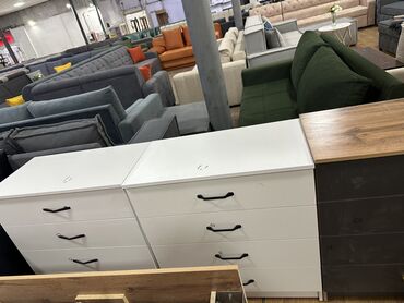 Комоды для одежды: Комод новый
Ширина 80
Глубина 43
Высота 85
Доставка по городу 500 сом — 4