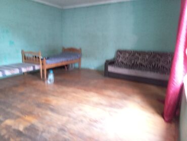 Həyət evləri və villaların satışı: Satılır: yaşayış evi və yanında fəaliyyət göstərən kiçik market binası — 15