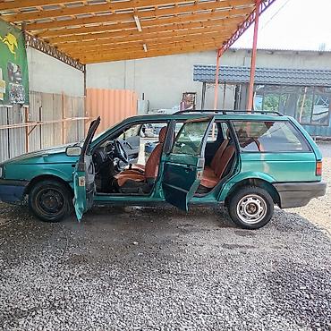 боковое: Volkswagen Passat Variant: 1990 г., Универсал — 4