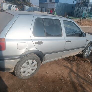 Volkswagen: Volkswagen Golf: 1994 г., 2 л, Механика, Бензин